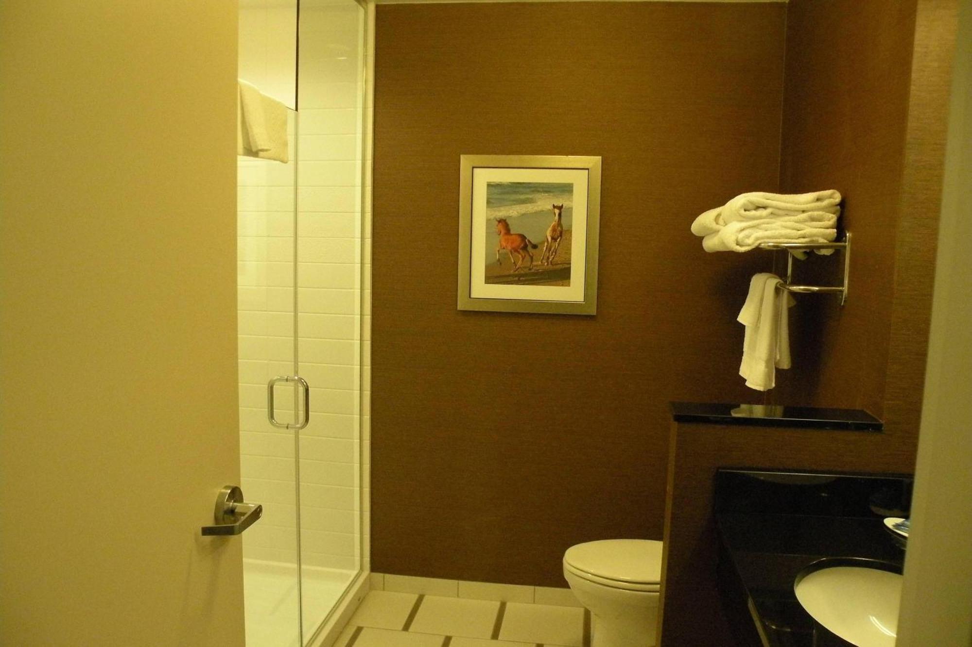 Fairfield Inn & Suites By Marriott Chincoteague Island Waterfront Buitenkant foto